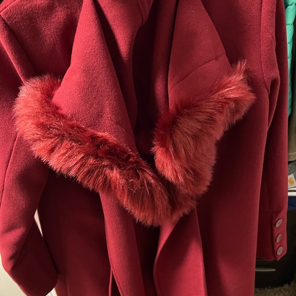 Portrait Coat - Picture 3 of 3